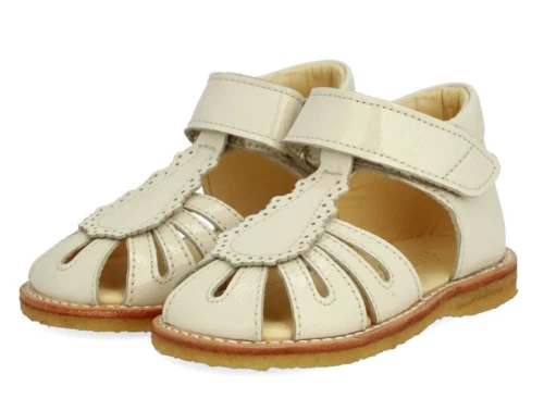 Angulus sandal buttermilk med lak